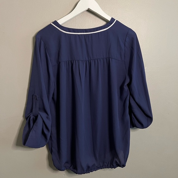 Lot of 6 Women’s Blouse Top Shirts Pink Blue Black size Small - Picture 9 of 15